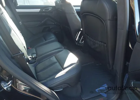 2013 Porsche Cayenne Gts z USA, uszkodzony, nr VIN WP1AD2A22DLA73863